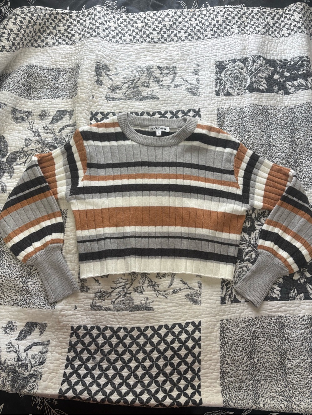 Vigoss Striped Ribbed Crewneck Sweater — Gray, White & Brown